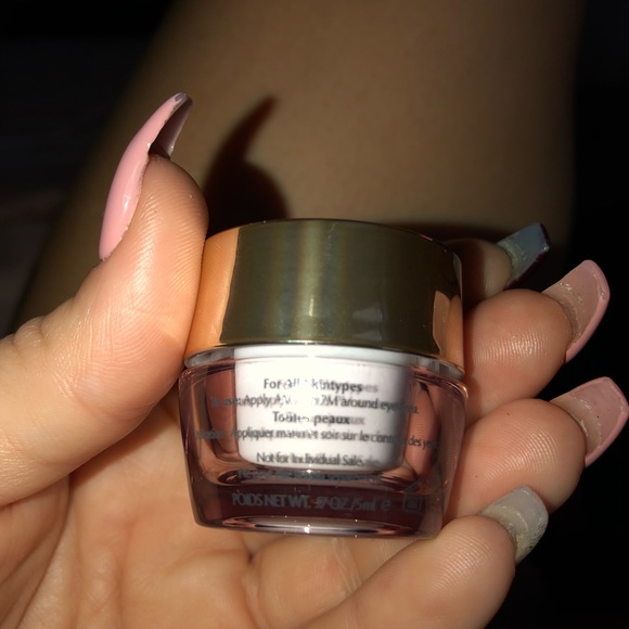 Resilience Lift Cream - Picture 2 of 2